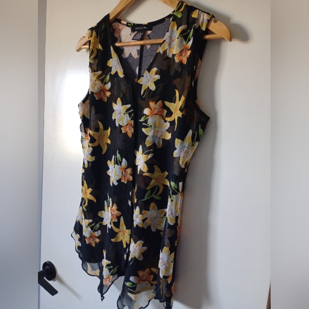 Adele & May Black and Yellow Floral Tropical Top with Sheer Overlay Size Small - Picture 6 of 12